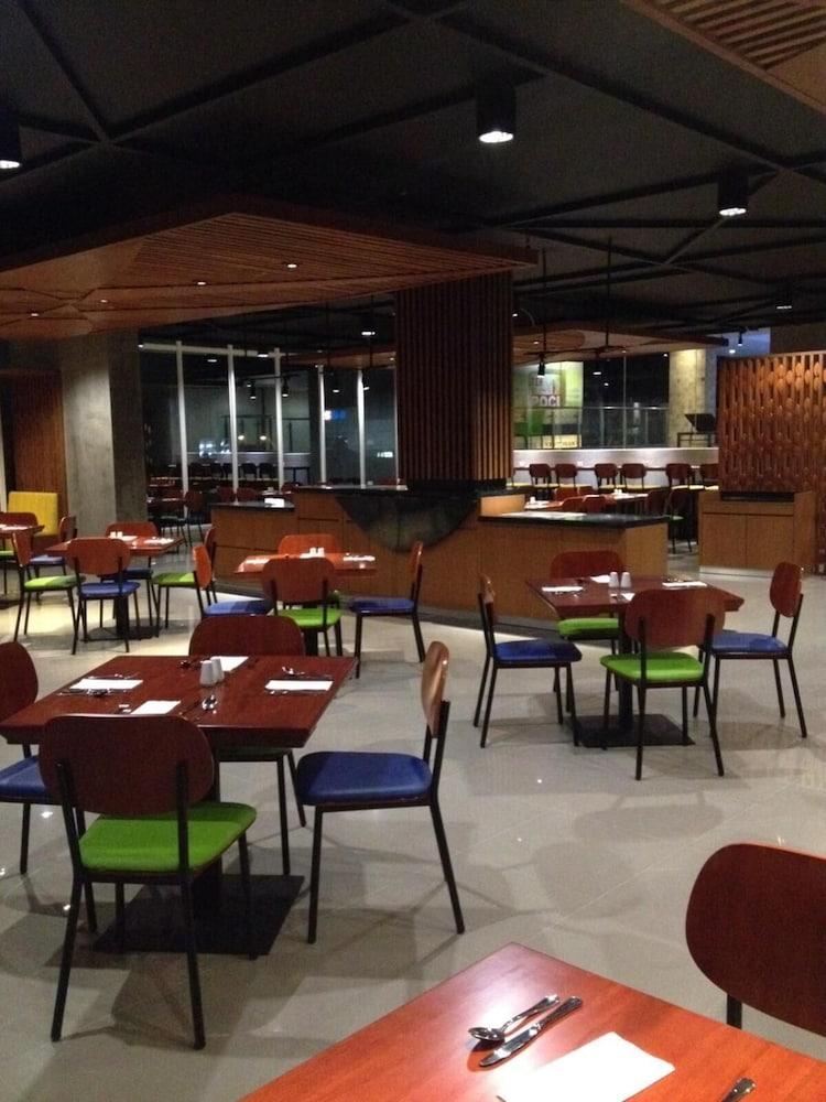 特格尔尊贵商务酒店 直葛 外观 照片